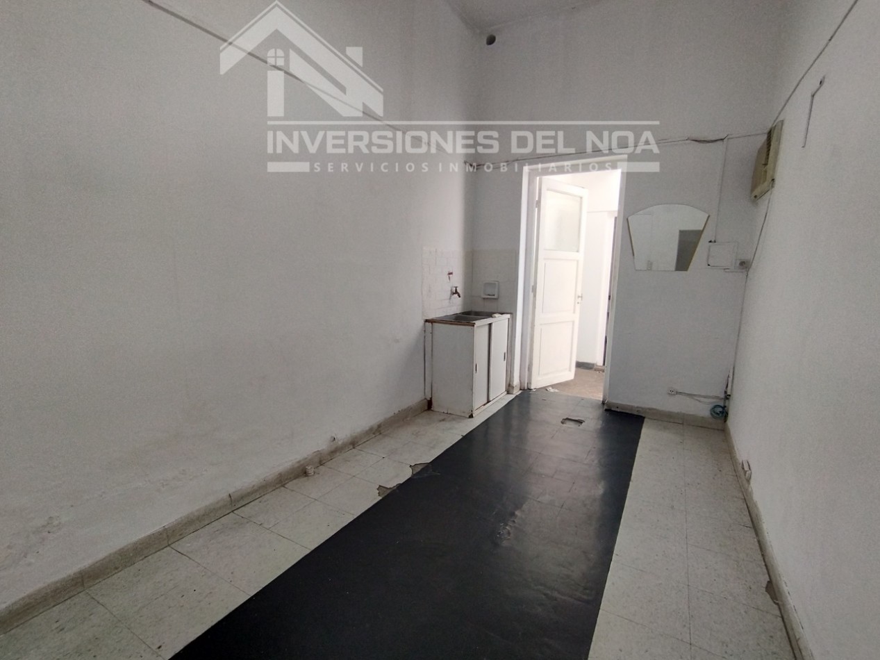 OPORTUNIDAD UNICA: Amplio Local Comercial en Zona Exclusiva (zuviria al 300) centro