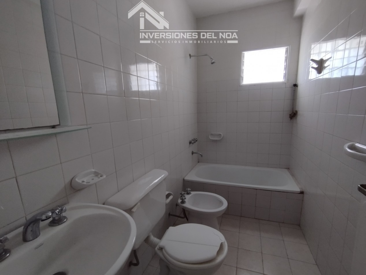 Casa de 3 dormitorios + Estudio en Barrio Los Odontologos, (zona sur)Salta