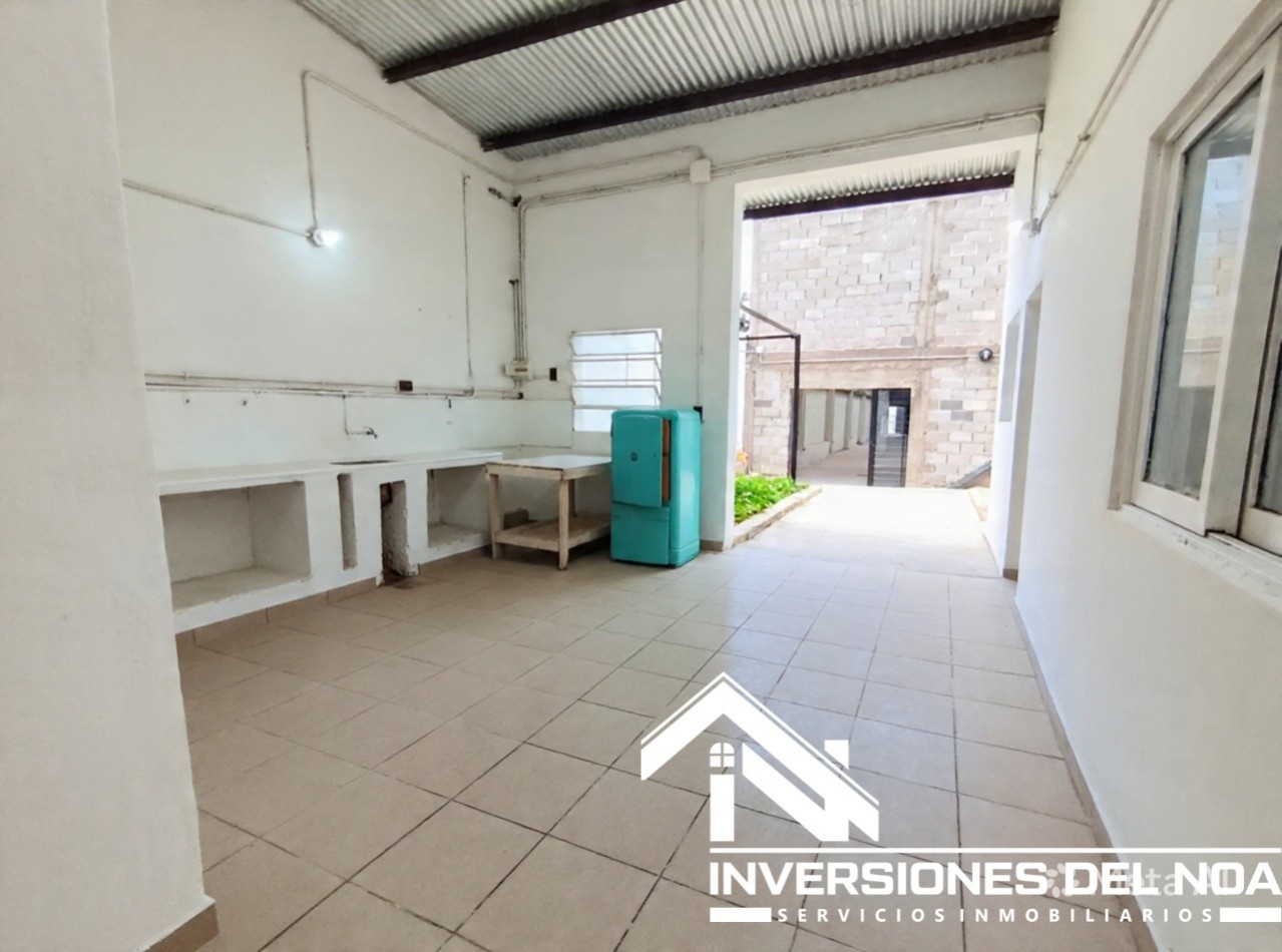 Alquiler de Galpon a Estrenar de 280m² - zuviria al 1800 - Excelente Ubicacion (Zona Av. Bolivia)
