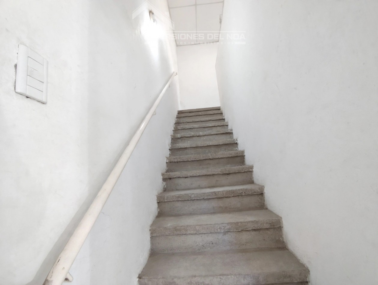 ALVEAR AL 400 ¡Gran Oportunidad en el Macrocentro de Salta! Oficinas Operativas + Excelente Terreno con Potencial Inmobiliario