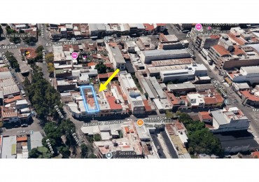 PROPIEDAD EN EL CENTRO A RECICLAR IDEAL PARA COMERCIO